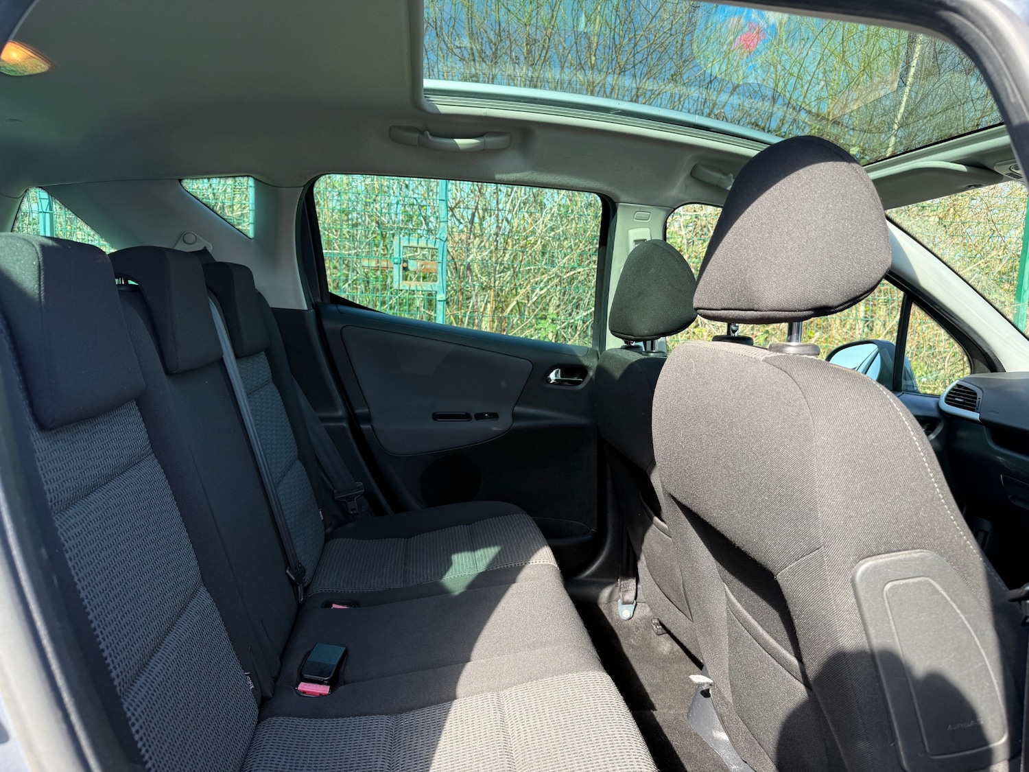 Used Peugeot 207 2010 for sale - 77932350: Photo 15