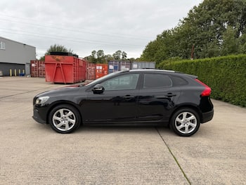 Used Volvo V40 2014 for sale - 79806569: Photo