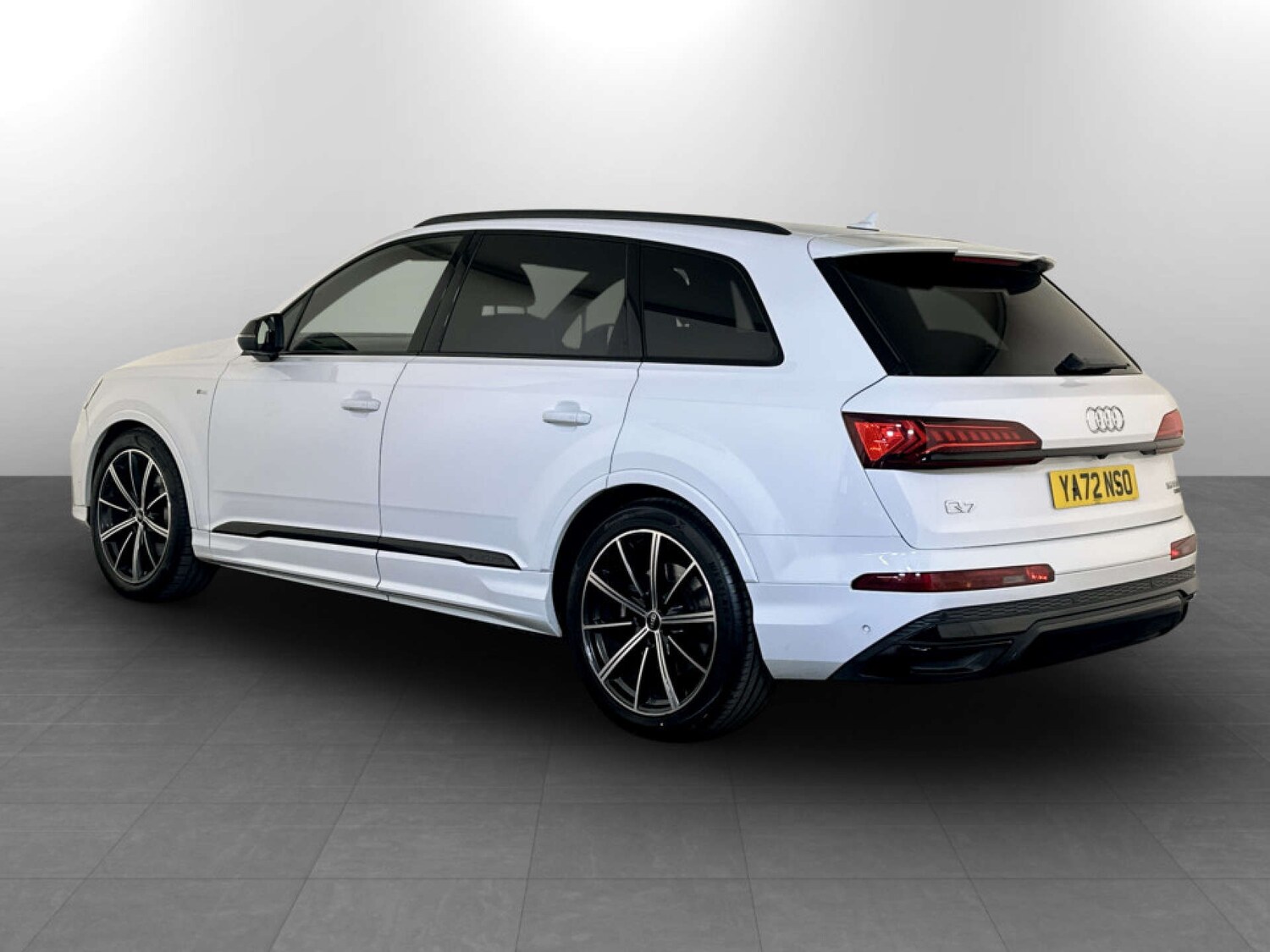 Used Audi Q7 2023 for sale - 78223443: Photo 8