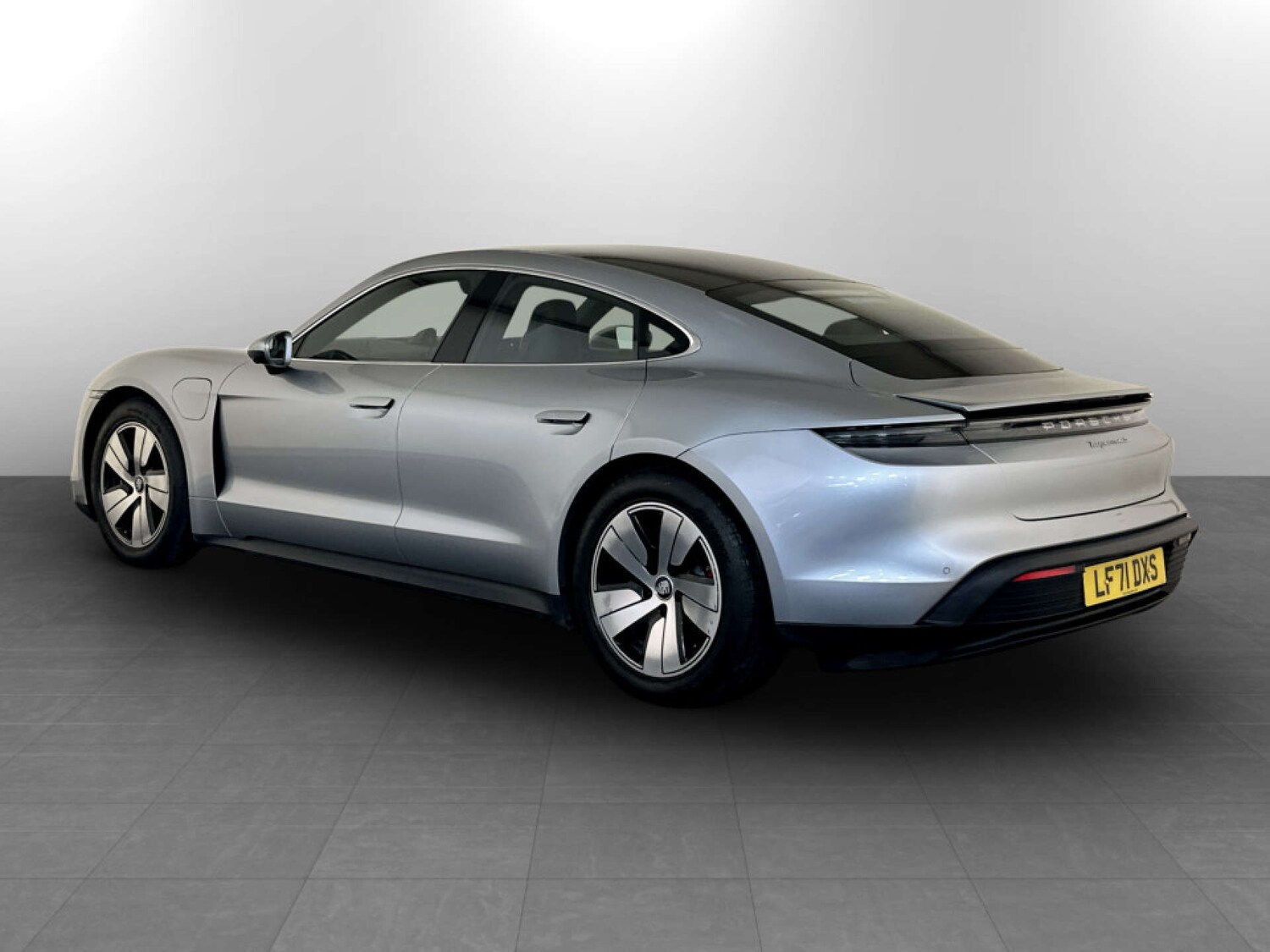 Used Porsche Taycan 2021 for sale - 78225897: Photo 8