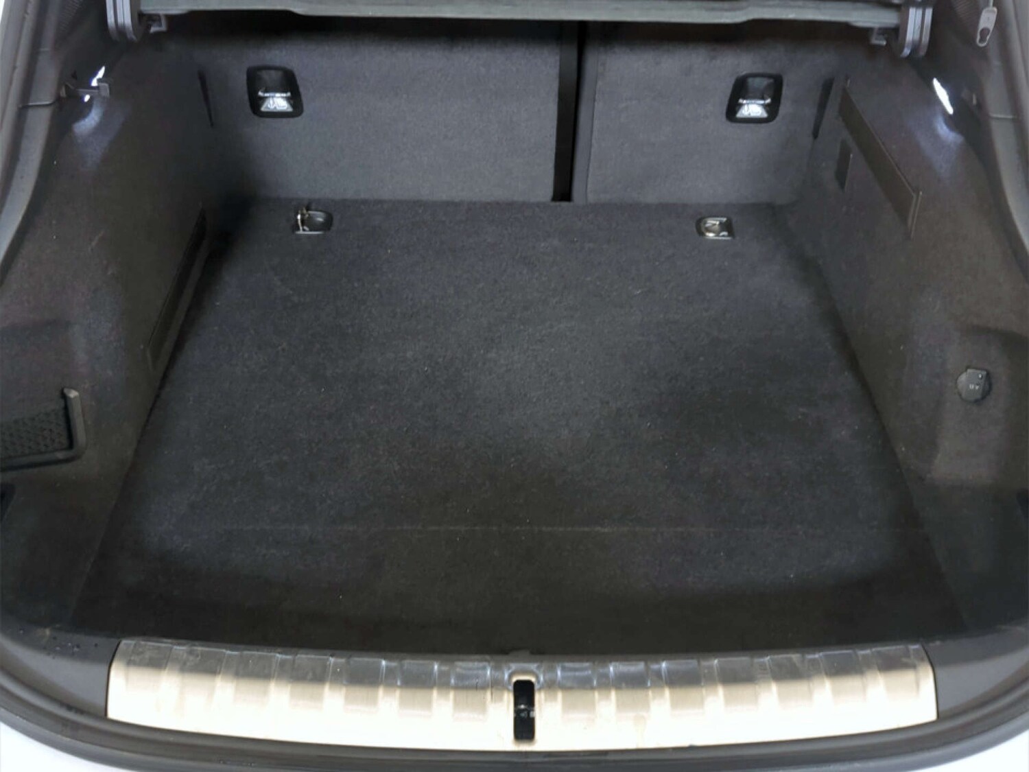 Used Porsche Taycan 2022 for sale - 78225973: Photo 15