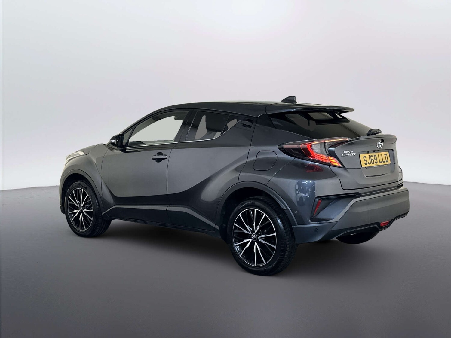 Used Toyota C-HR 2019 for sale - 78225876: Photo 8