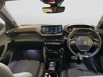 Used Peugeot E-2008 2023 for sale - 78379815: Photo