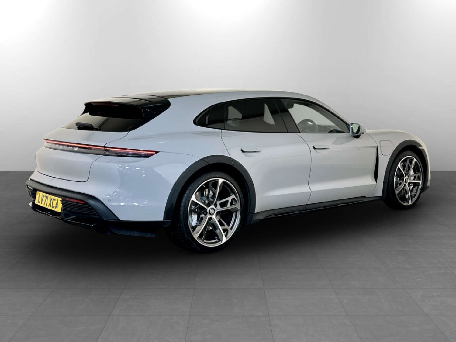 Used Porsche Taycan 2021 for sale - 78225942: Photo 10