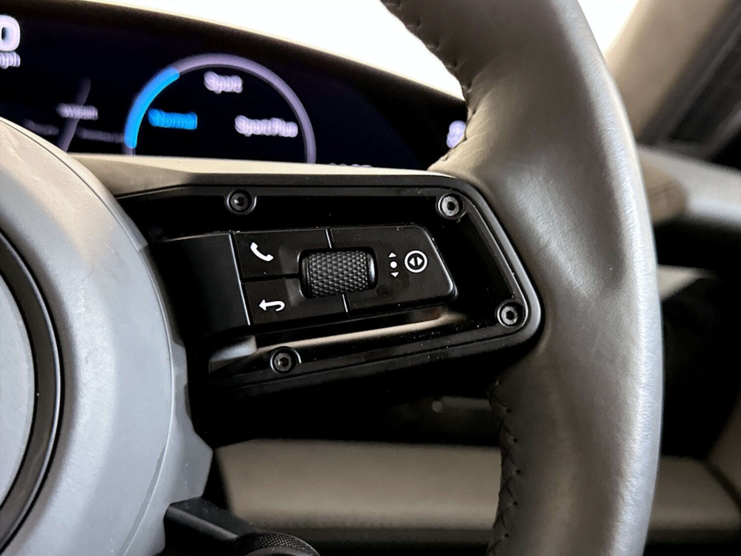 Used Porsche Taycan 2021 for sale - 78225942: Photo 21