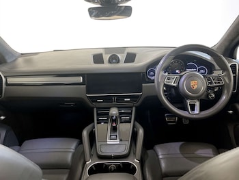 Used Porsche Cayenne 2018 for sale - 78272845: Photo
