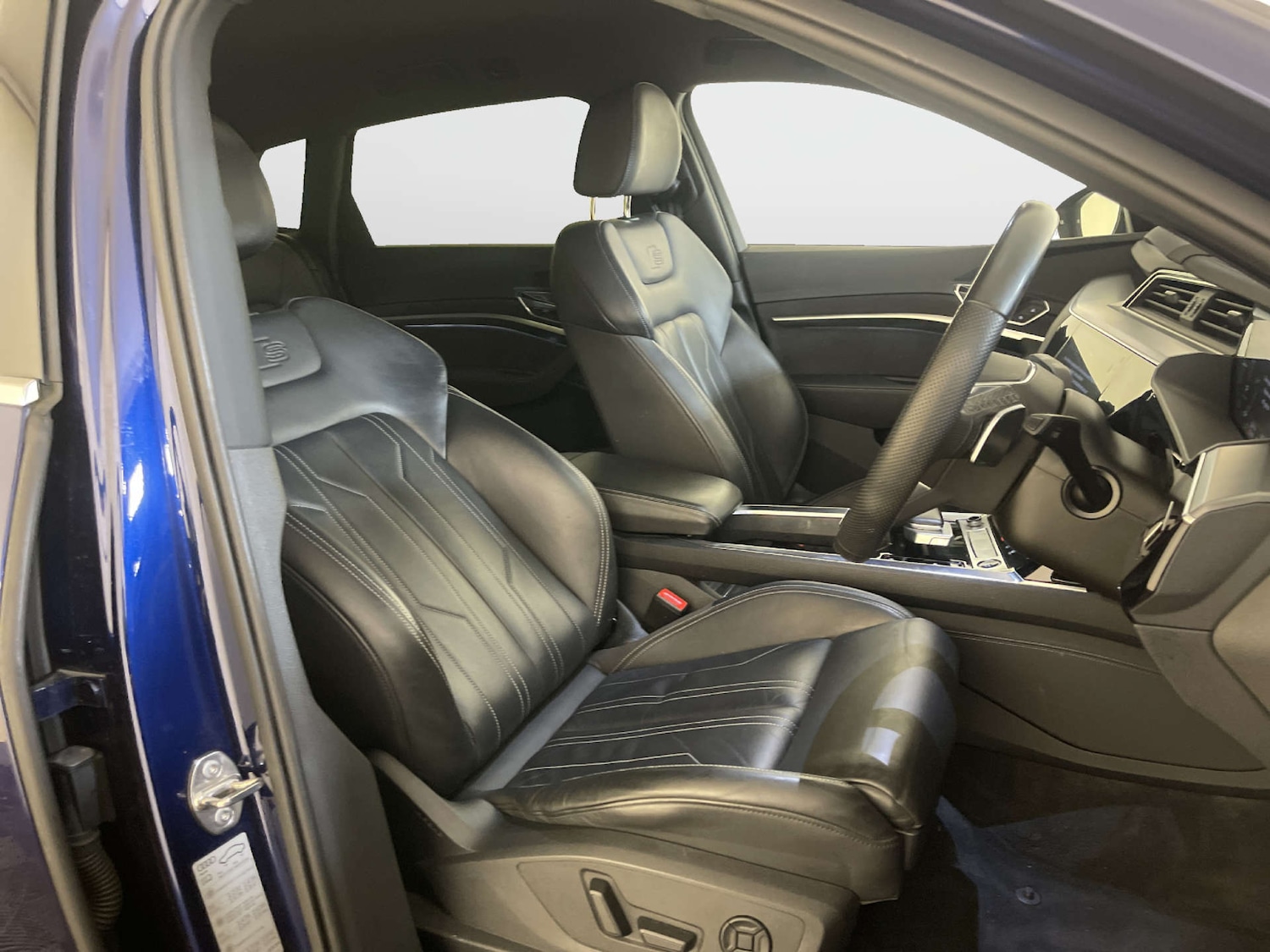 Used Audi e-tron 2023 for sale - 78225866: Photo 13