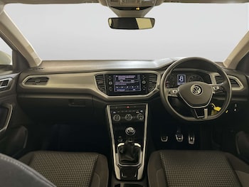 Used Volkswagen T-Roc 2021 for sale - 78297332: Photo