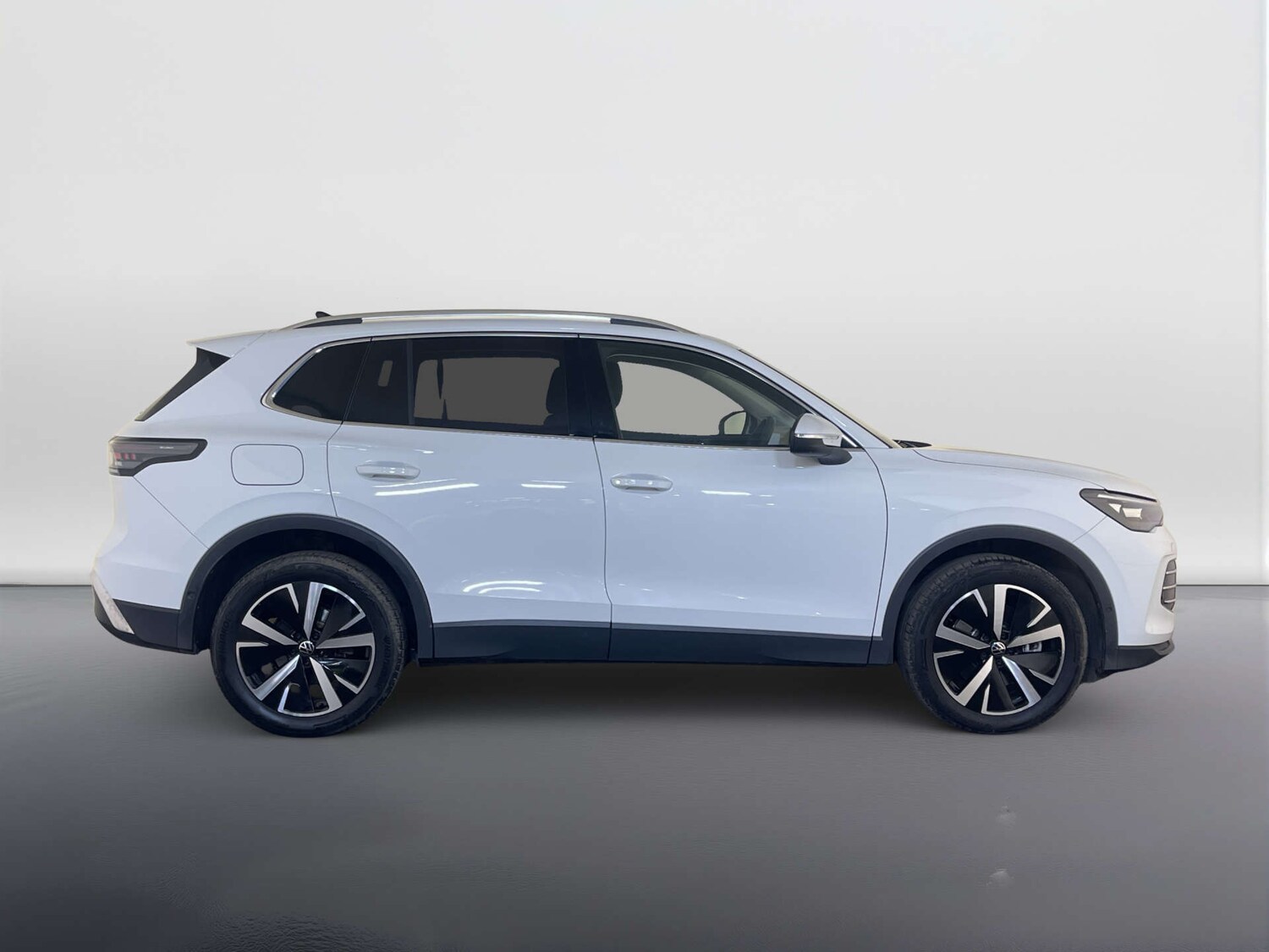 Used Volkswagen Tiguan 2025 for sale - 78225903: Photo 11