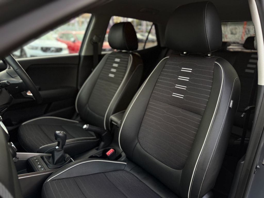 Used Kia Stonic 2023 for sale - 76840427: Photo 20