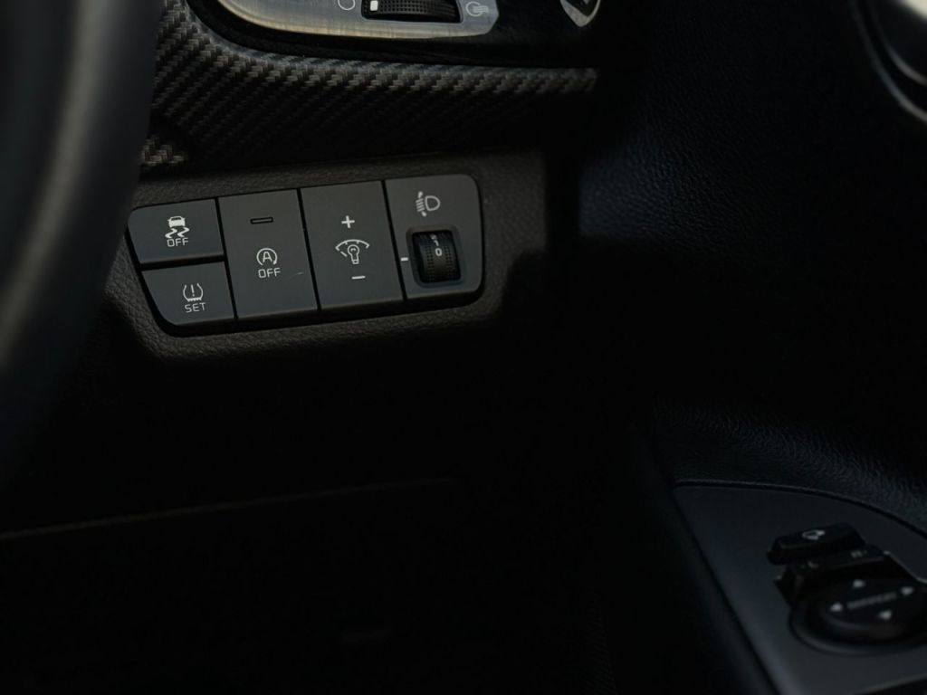 Used Kia Stonic 2023 for sale - 76840427: Photo 29