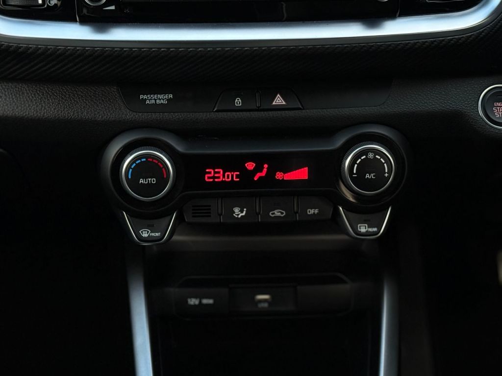 Used Kia Stonic 2023 for sale - 76840427: Photo 32