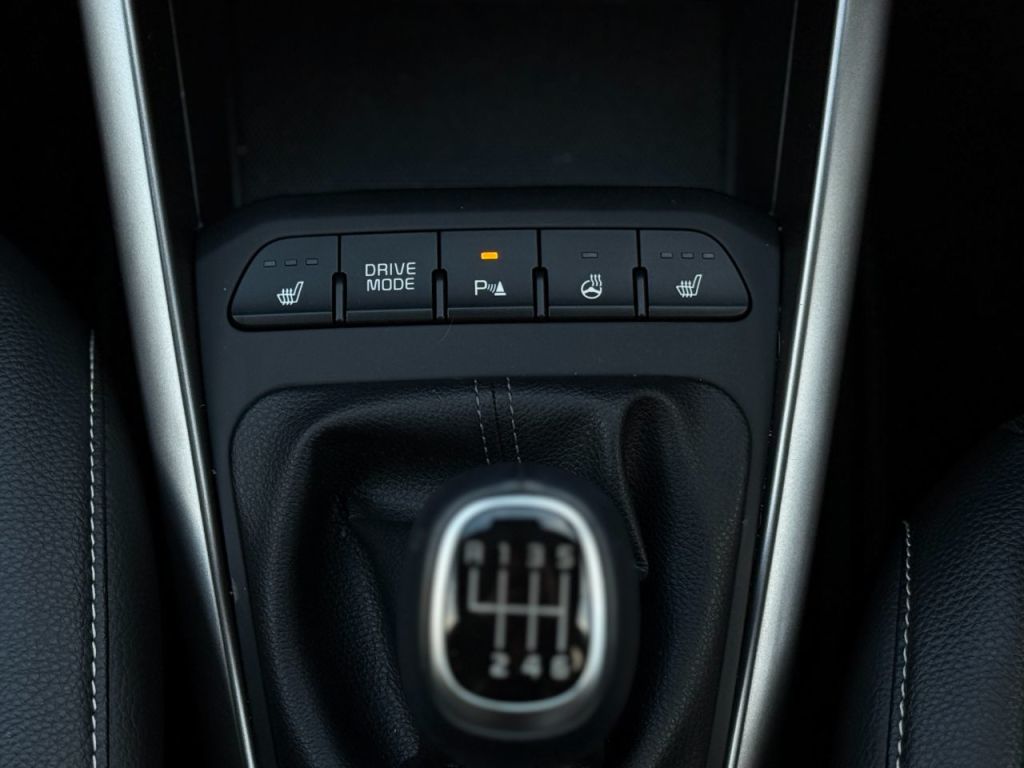 Used Kia Stonic 2023 for sale - 76840427: Photo 34