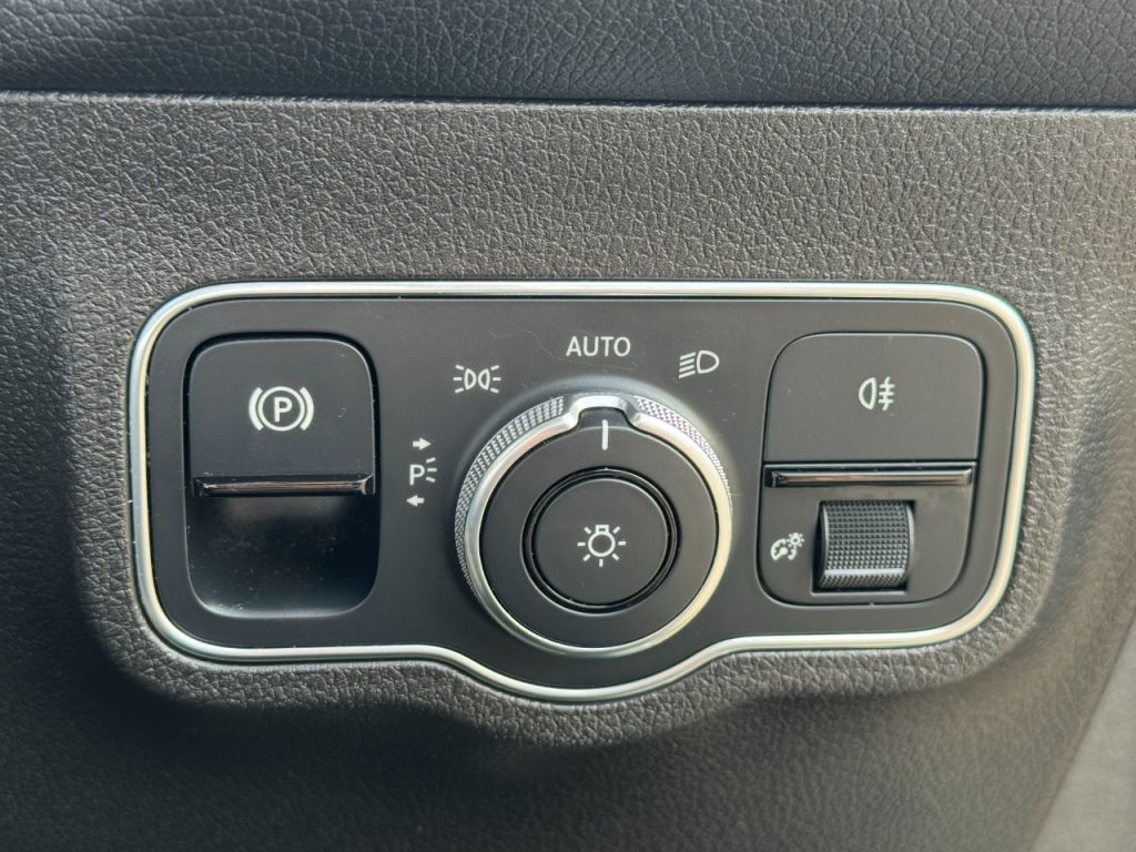 Used Mercedes-Benz GLB 2020 for sale - 76840446: Photo 37