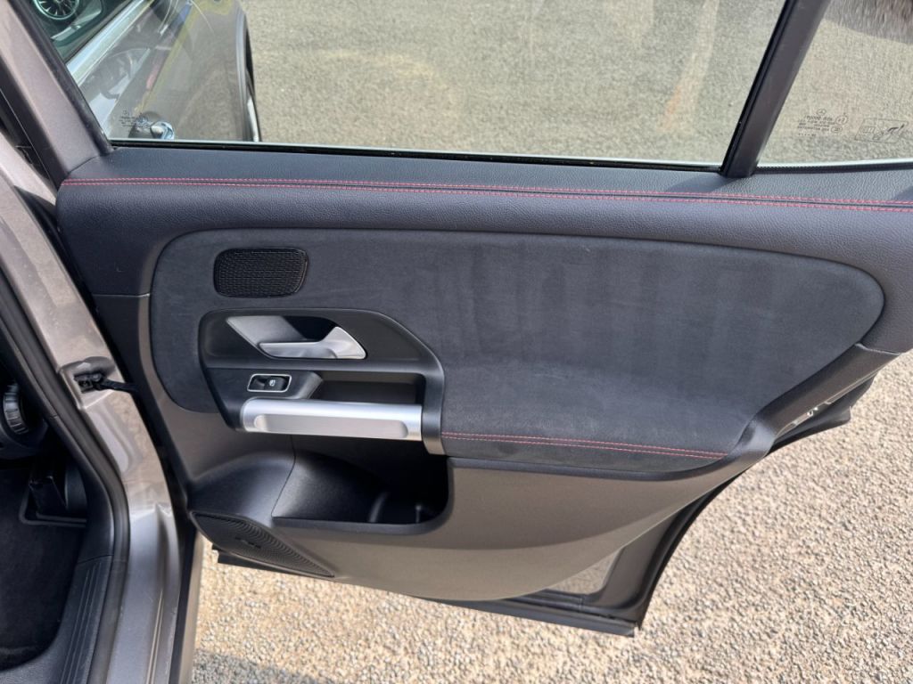 Used Mercedes-Benz GLB 2020 for sale - 76840446: Photo 51