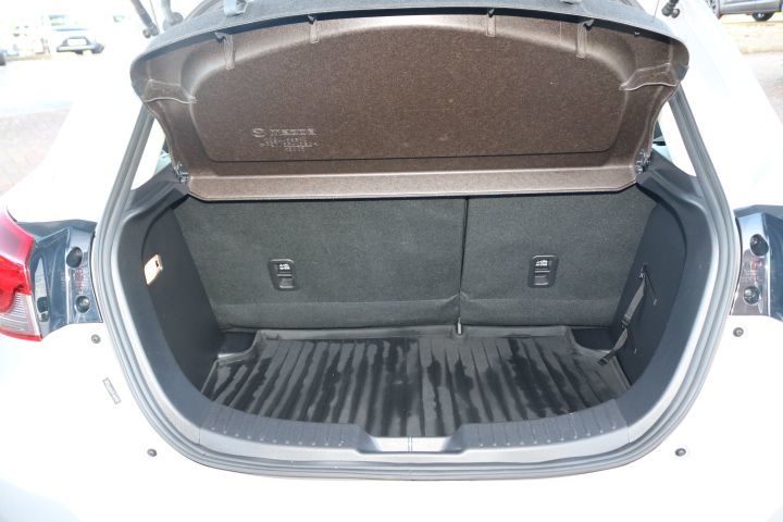 Used Mazda Mazda2 2023 for sale - 76840510: Photo 14