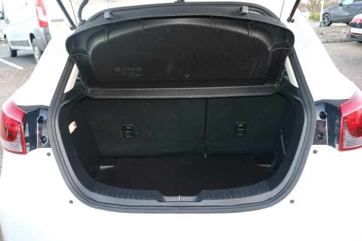 Used Mazda Mazda2 2019 for sale - 76840533: Photo 16