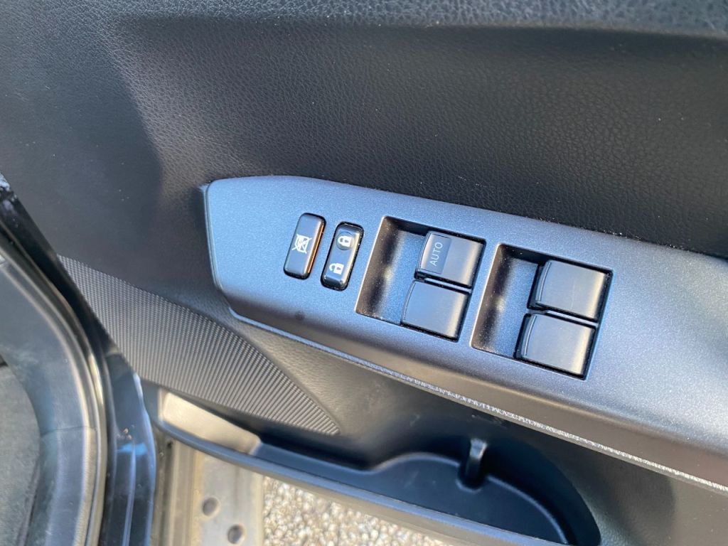 Used Toyota RAV4 2017 for sale - 76840561: Photo 13