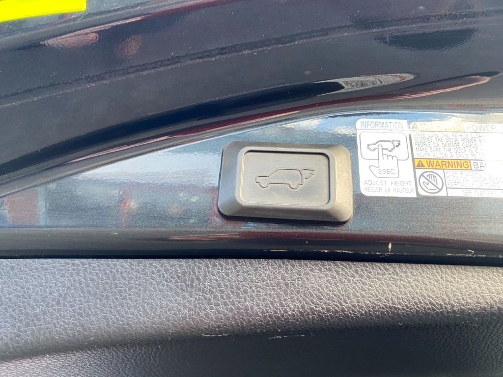 Used Toyota RAV4 2017 for sale - 76840561: Photo 15