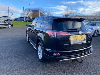 Used Toyota RAV4 2017 for sale - 76840561: Photo