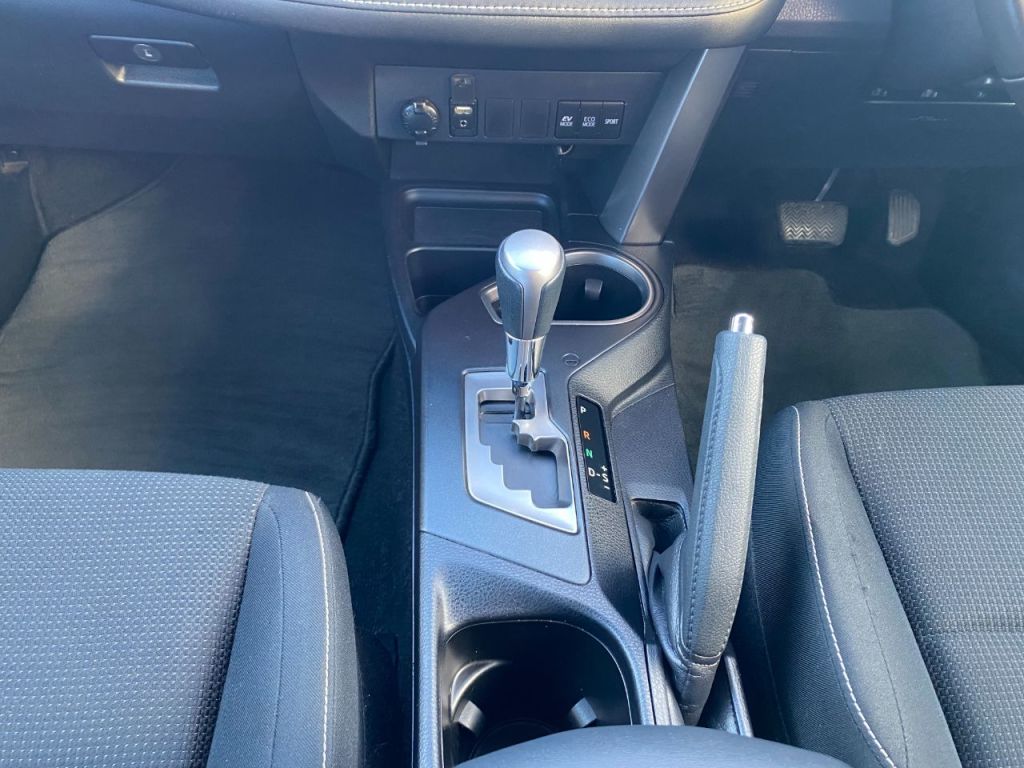 Used Toyota RAV4 2017 for sale - 76840561: Photo 8