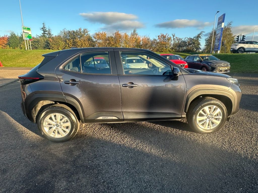 Used Toyota Yaris Cross 2023 for sale - 76840476: Photo 2