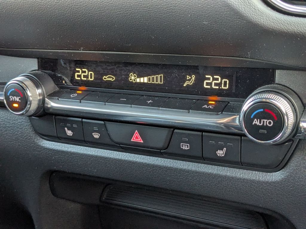 Used Mazda CX-30 2023 for sale - 76840455: Photo 30