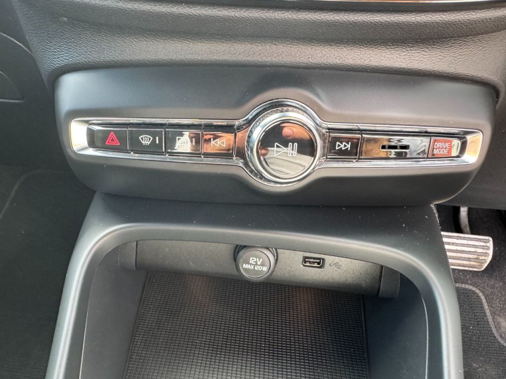 Used Volvo XC40 2020 for sale - 76840477: Photo 35