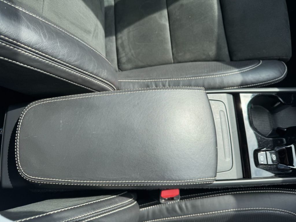 Used Volvo XC40 2020 for sale - 76840477: Photo 37