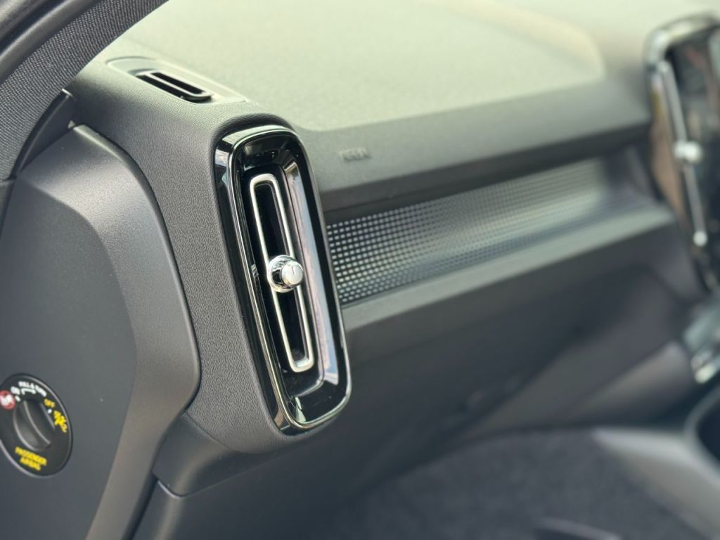 Used Volvo XC40 2020 for sale - 76840477: Photo 41