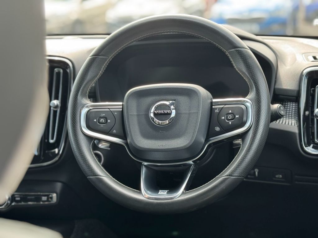 Used Volvo XC40 2020 for sale - 76840477: Photo 46