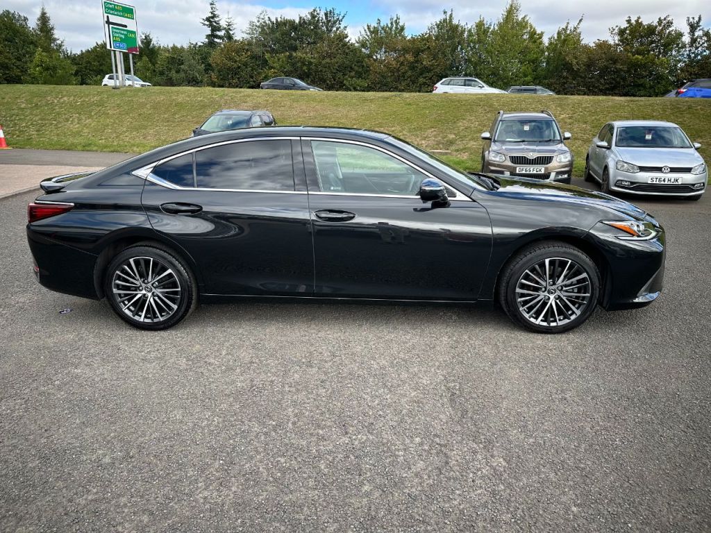Used Lexus ES 2024 for sale - 76840457: Photo 2