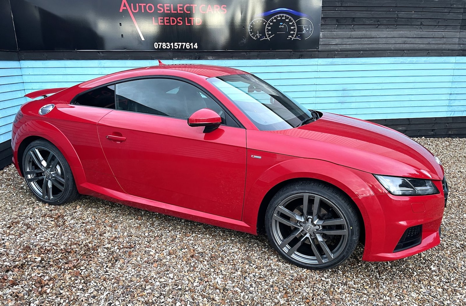 Used Audi TT 2017 for sale - 76731680: Photo 2