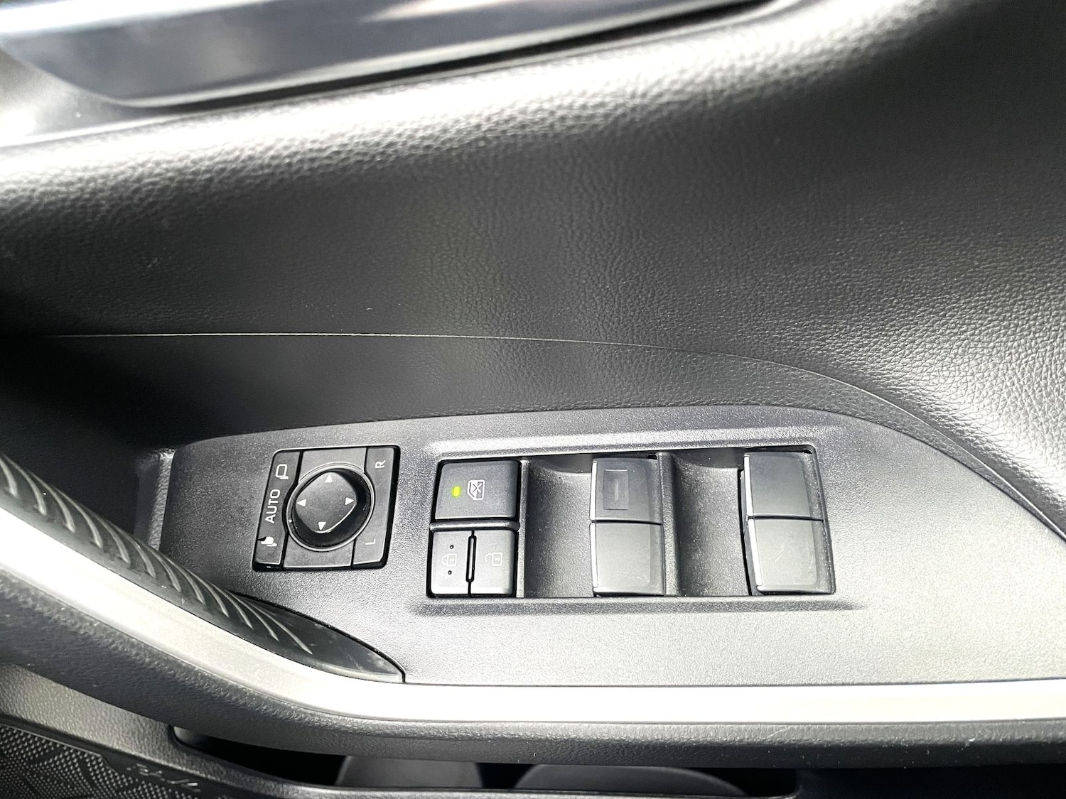 Used Toyota RAV4 2020 for sale - 76501213: Photo 44