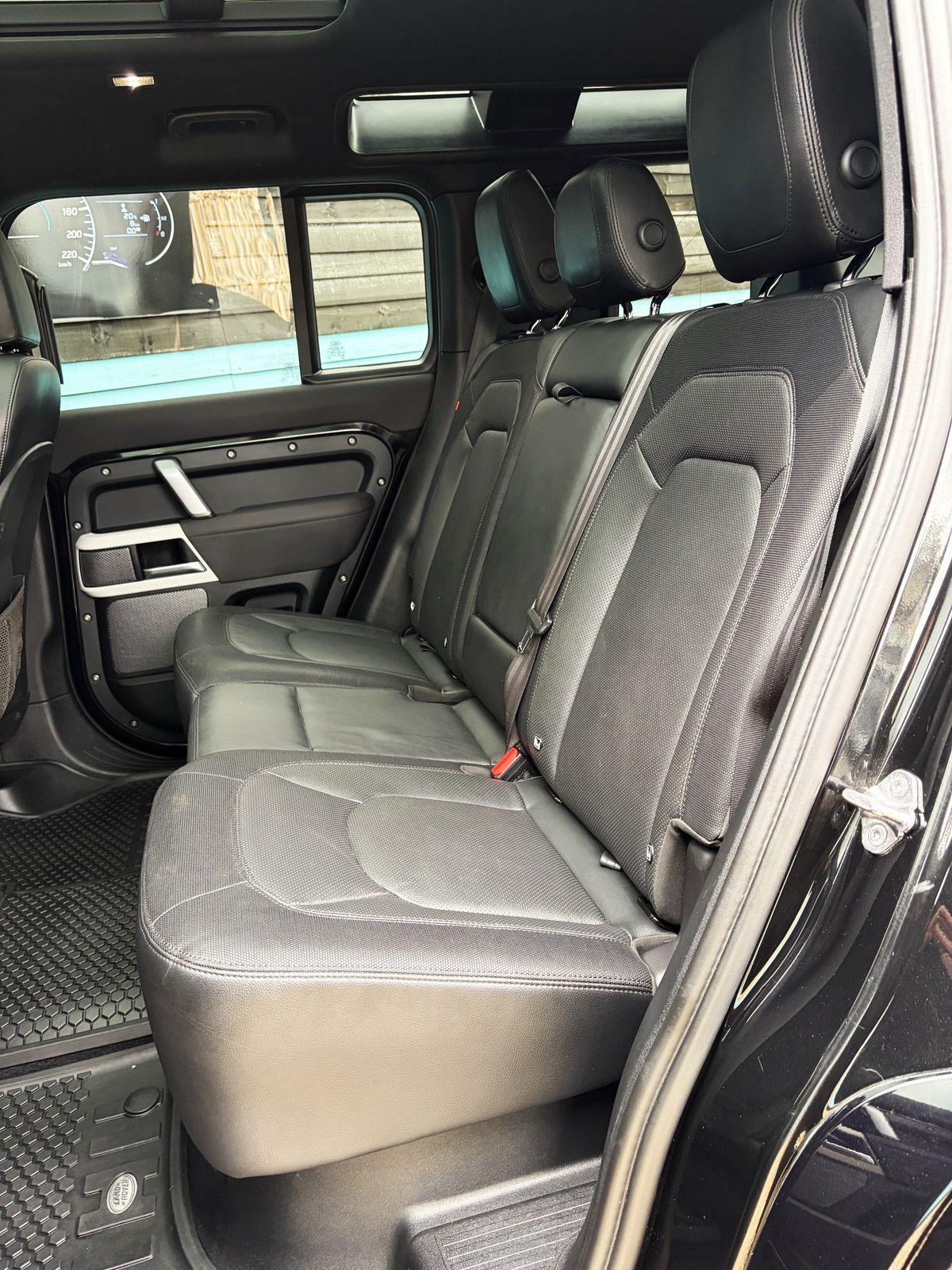 Used Land Rover Defender 2022 for sale - 78149975: Photo 8