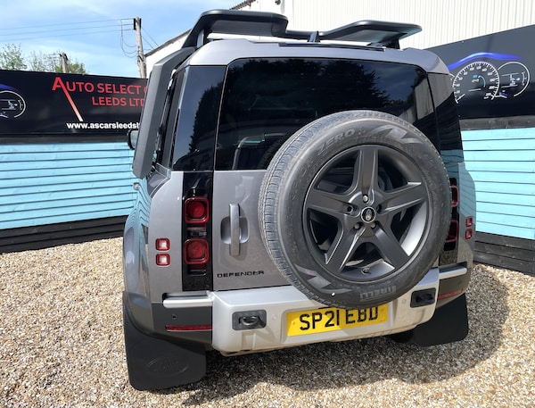 Used Land Rover Defender 110 2023 for sale - 75353059: Photo 18