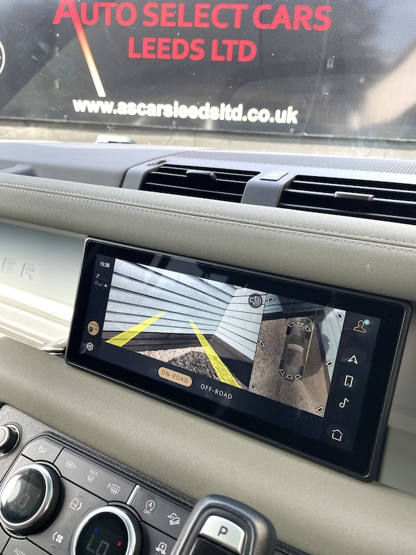 Used Land Rover Defender 110 2023 for sale - 75353059: Photo 31