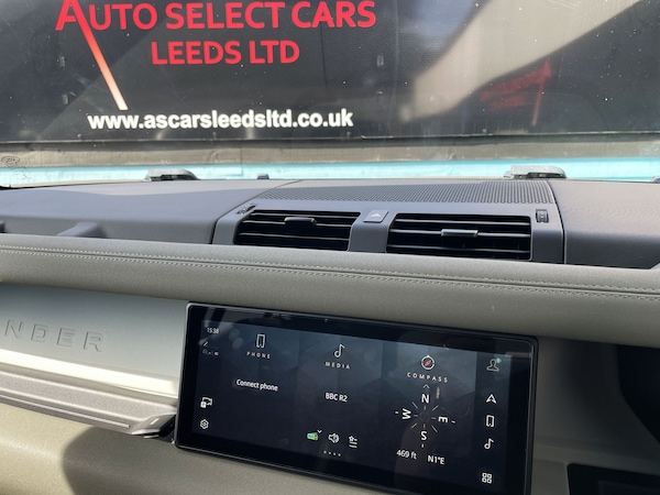 Used Land Rover Defender 110 2023 for sale - 75353059: Photo 37