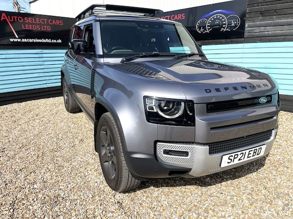 Used Land Rover Defender 110 2023 for sale - 75353059: Photo 4