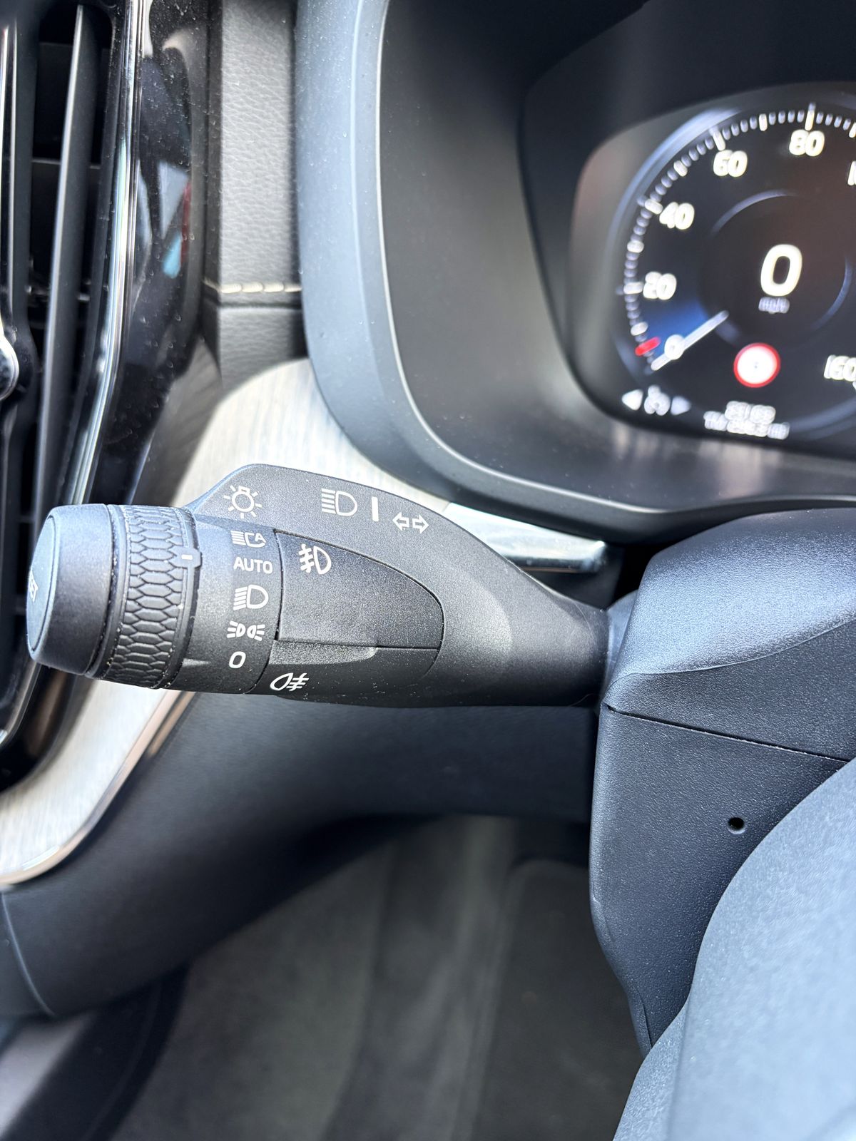 Used Volvo XC60 2018 for sale - 77960081: Photo 29