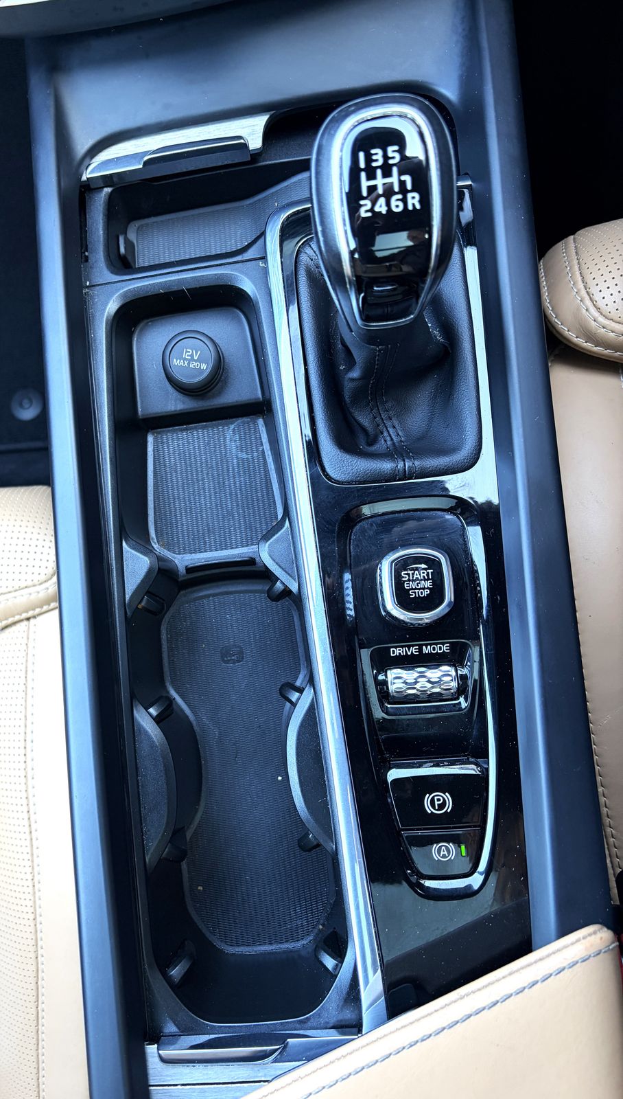 Used Volvo XC60 2018 for sale - 77960081: Photo 32