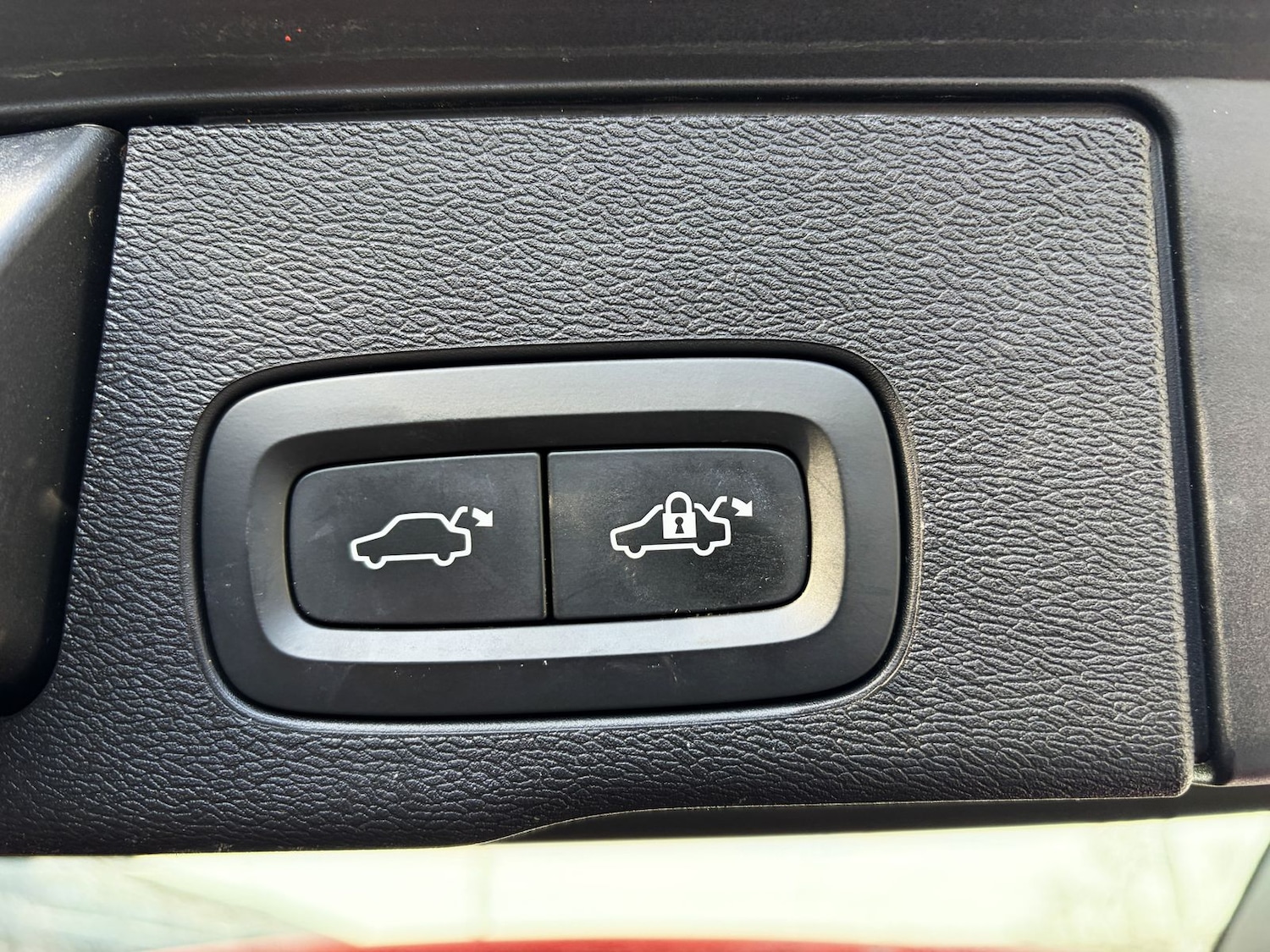 Used Volvo XC60 2018 for sale - 77960081: Photo 57