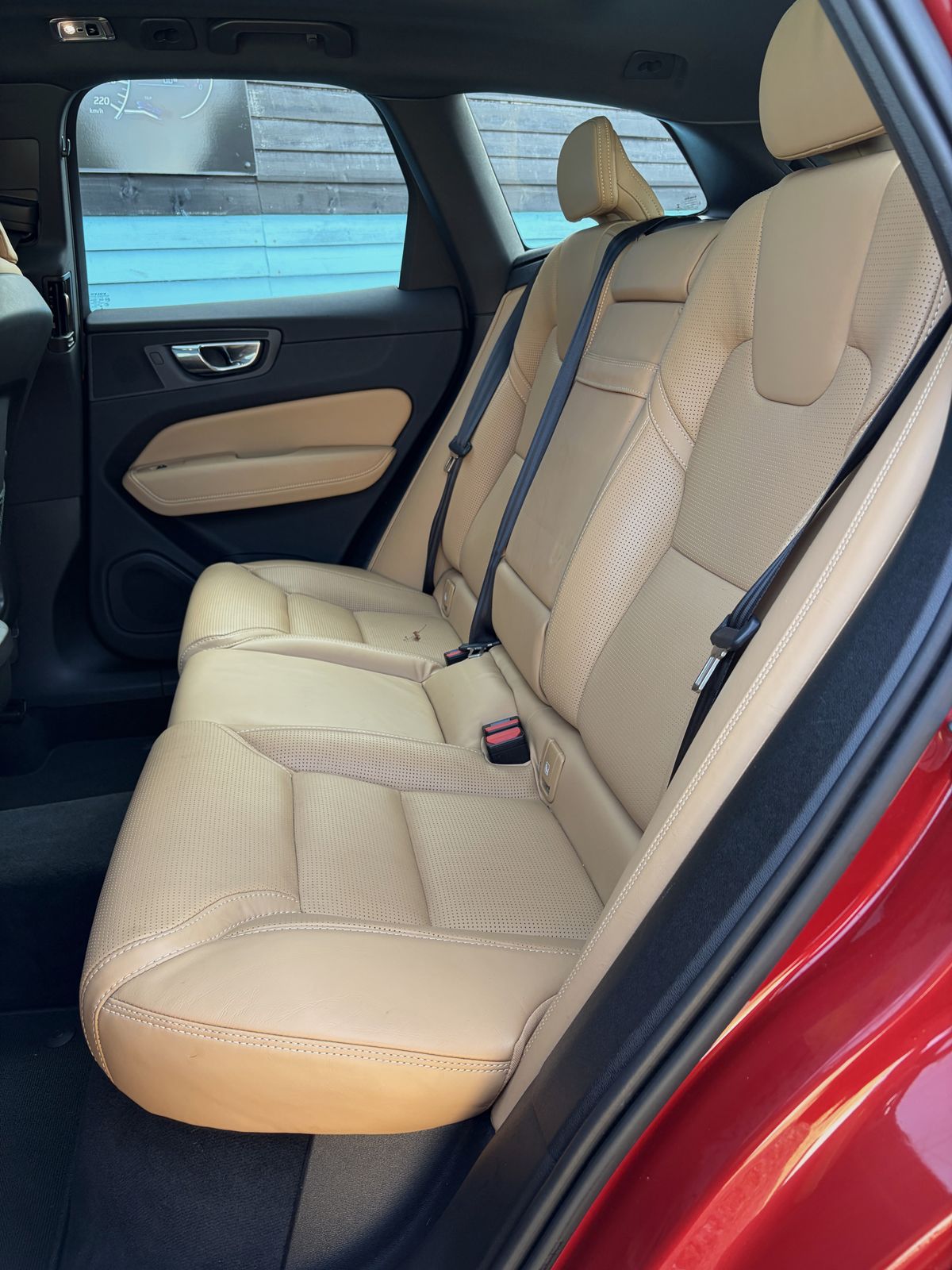 Used Volvo XC60 2018 for sale - 77960081: Photo 8