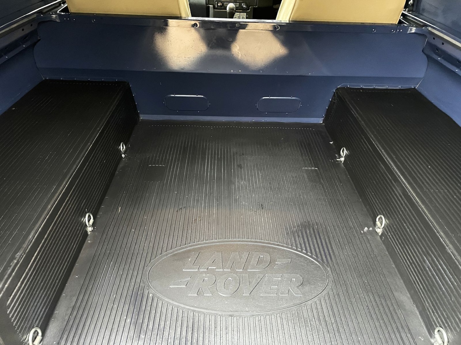 Used Land Rover Defender 90 2012 for sale - 77281207: Photo 14