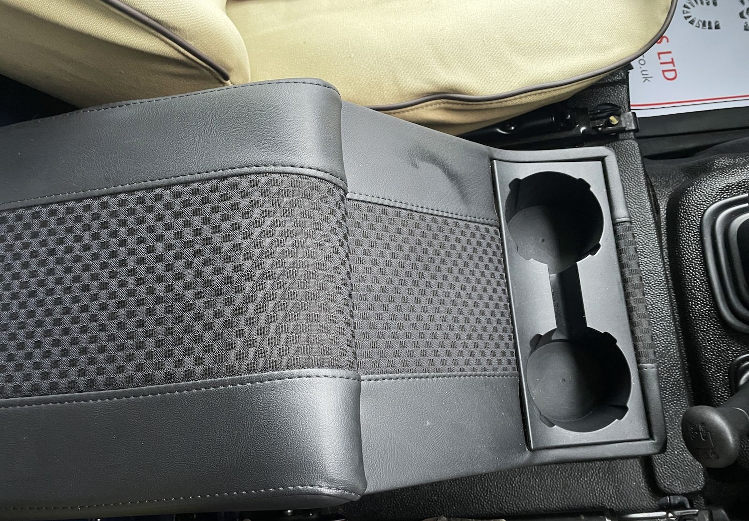 Used Land Rover Defender 90 2012 for sale - 77281207: Photo 24