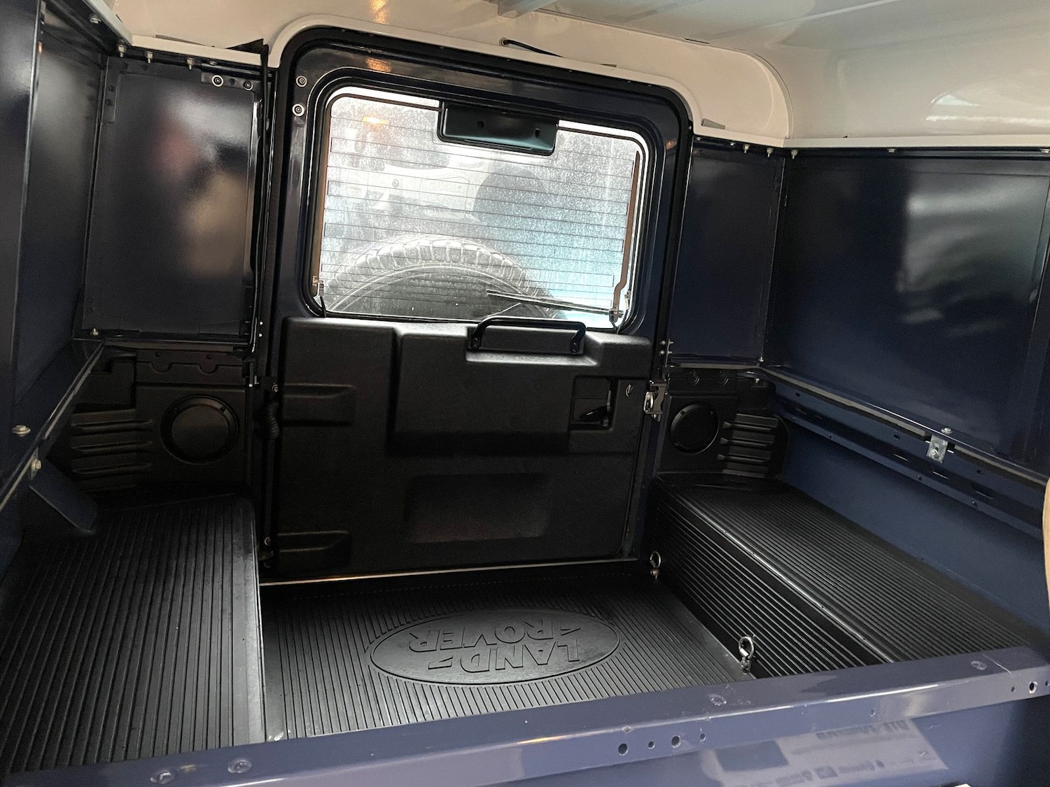 Used Land Rover Defender 90 2012 for sale - 77281207: Photo 8