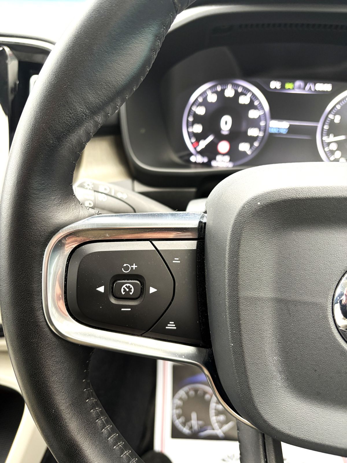 Used Volvo XC40 2019 for sale - 78149981: Photo 16