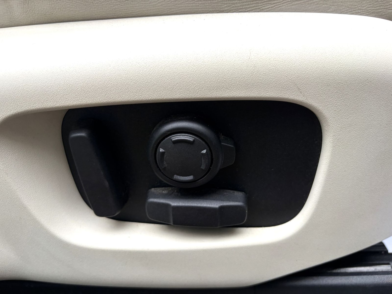 Used Land Rover Discovery 2017 for sale - 78009480: Photo 83