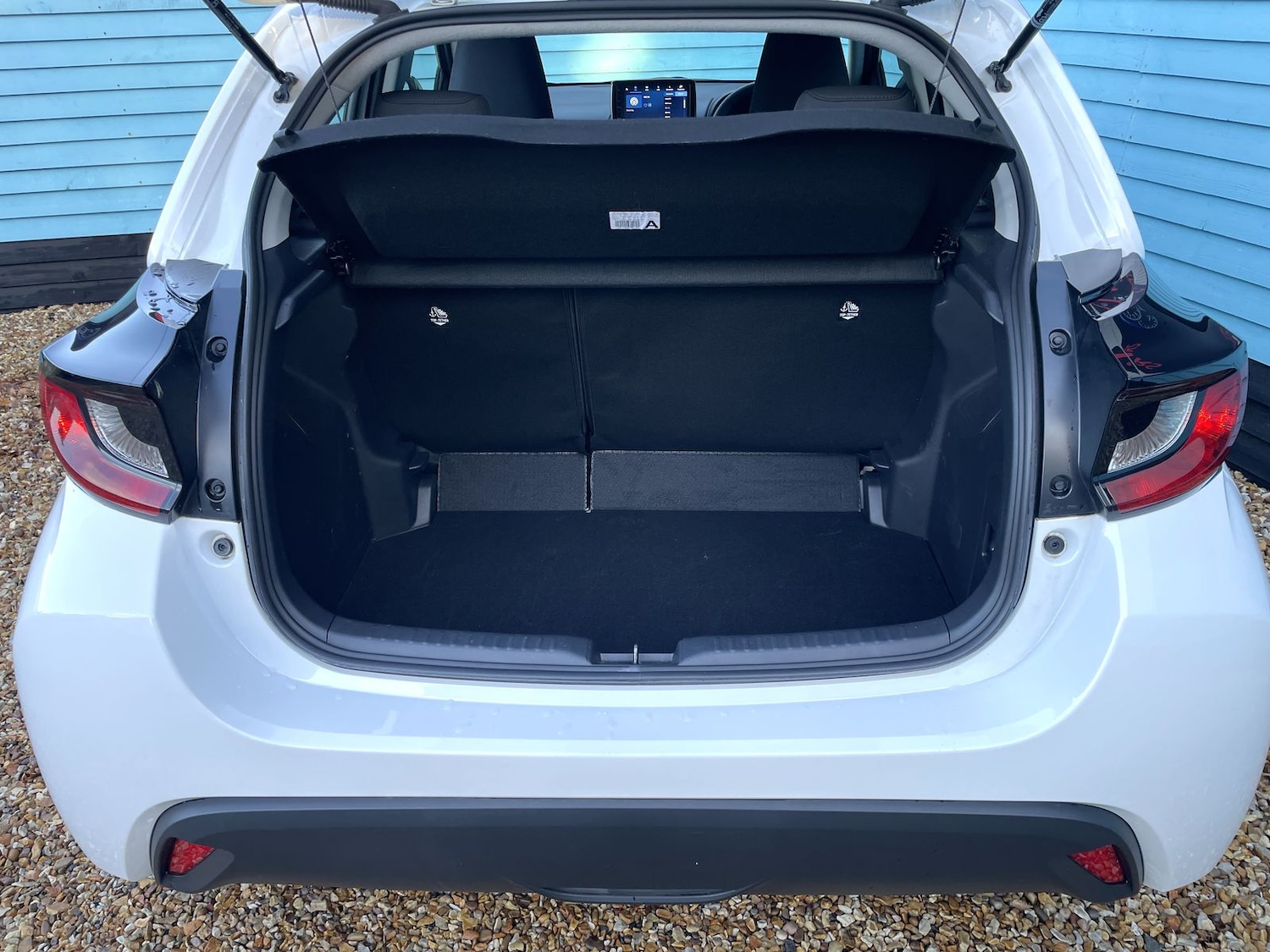 Used Mazda Mazda2 HYBRID 2024 for sale - 76788416: Photo 18