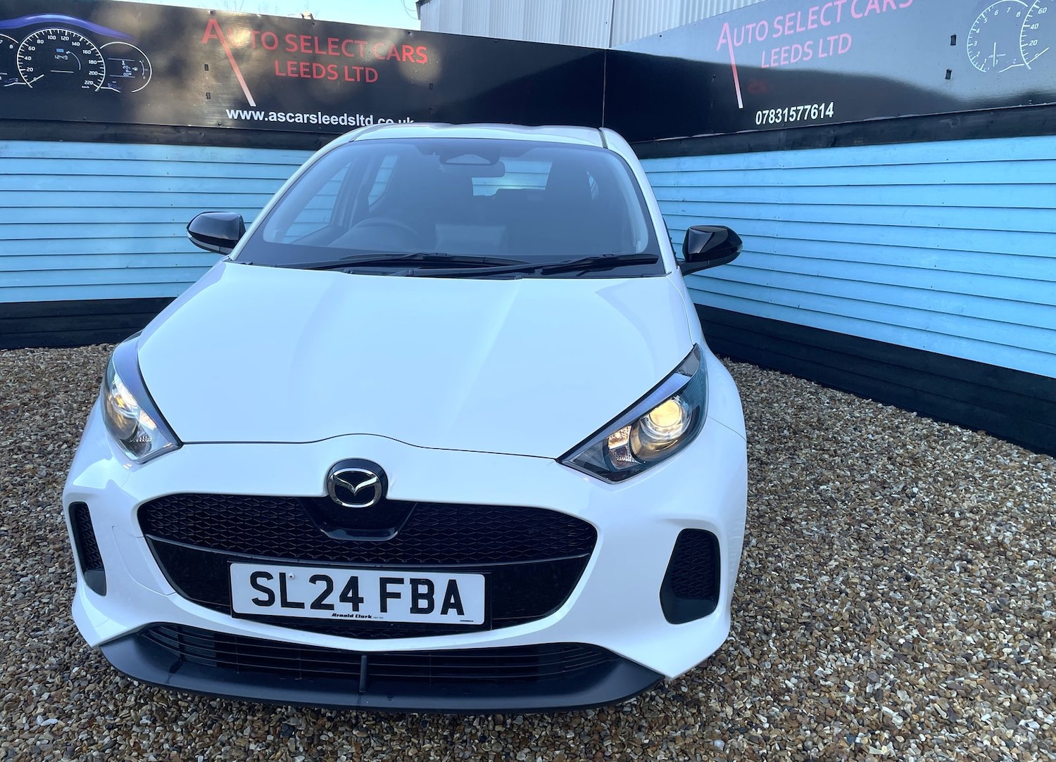 Used Mazda Mazda2 HYBRID 2024 for sale - 76788416: Photo 4